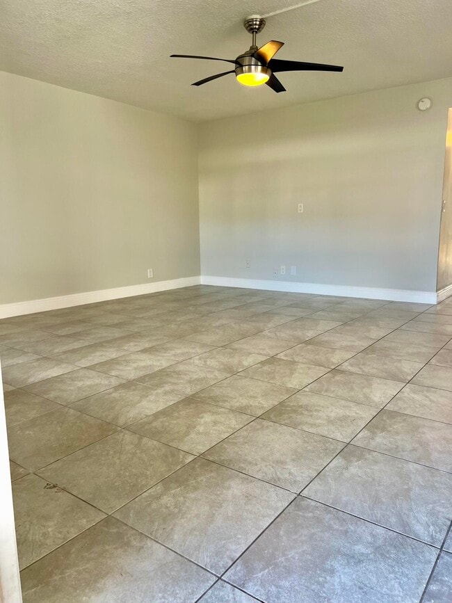 Photo - 150 Burgandy Way Unit D