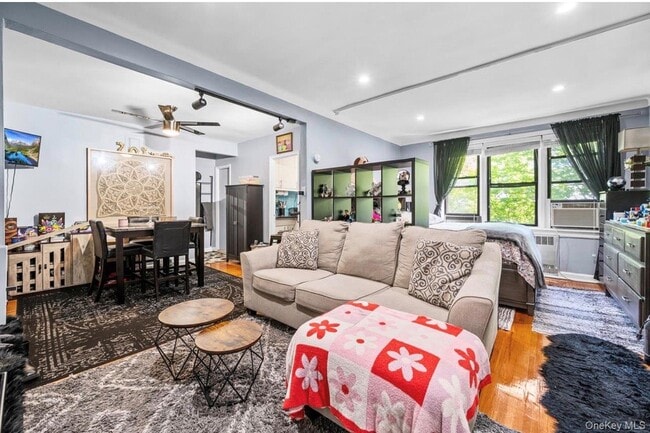 Photo - 143-50 Hoover Ave Unidad 505