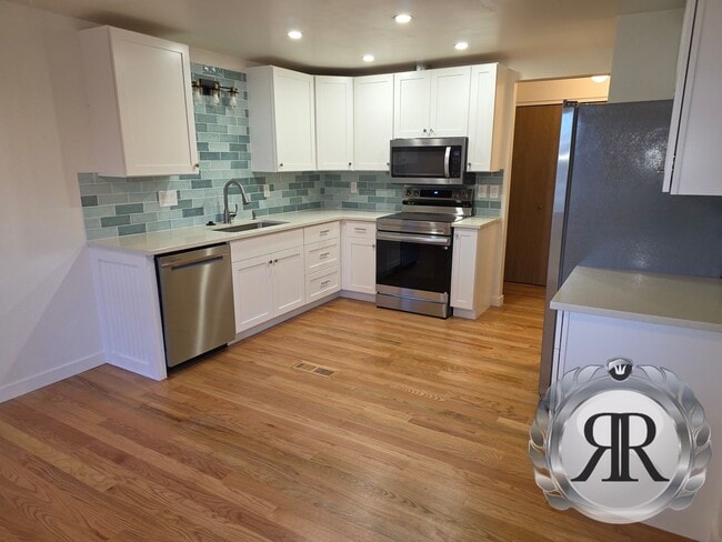 Photo - 2 Bedroom, 1 1/2 Bath, Updated!