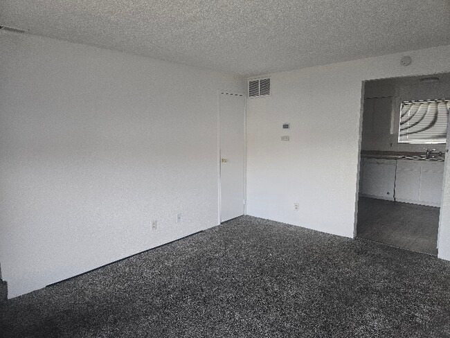 Photo - 1412 E 9th St Unit 7