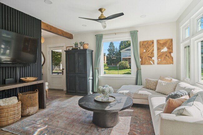 Photo - 114 Harrison St