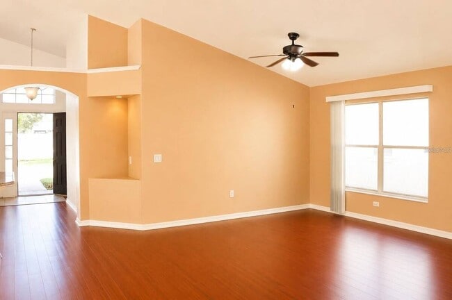 Photo - 145 Thornbury Dr