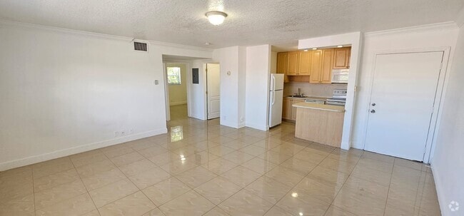 Building Photo - 110 SE 2nd St Rental