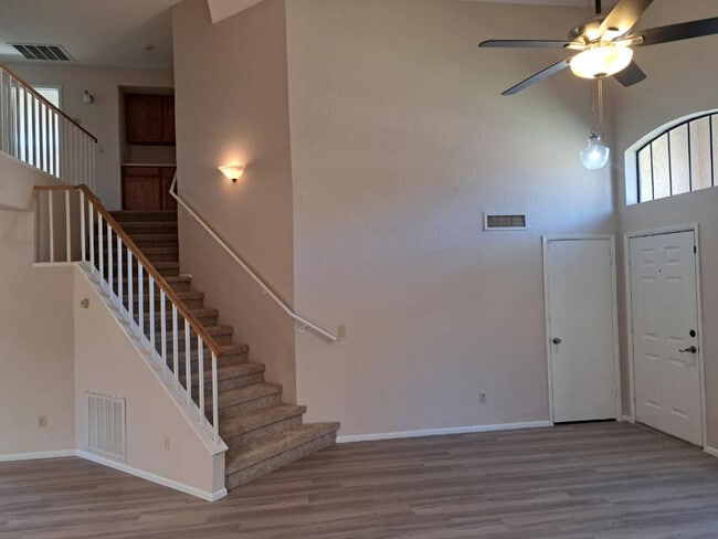 Photo - 1443 E Vaughn Ave