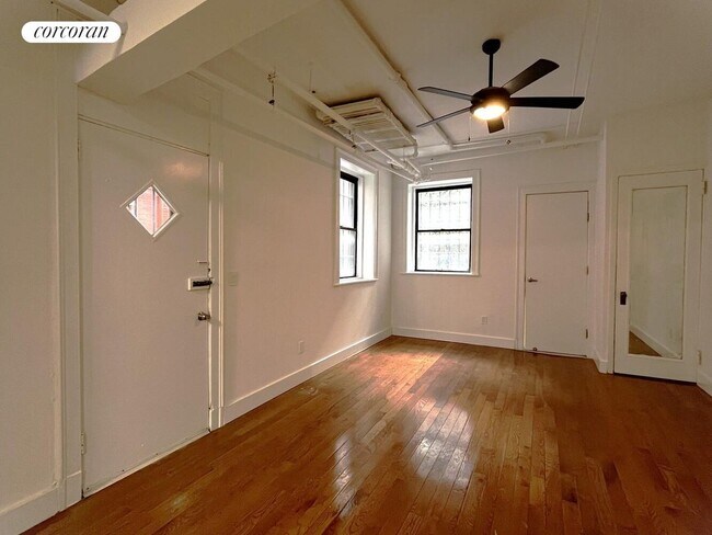 Photo - 34 W 86th St