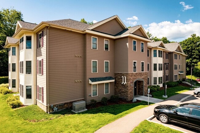 Photo - Spacious 1 Bedroom with beautiful wooded view Unit 106 (Bldg 379)