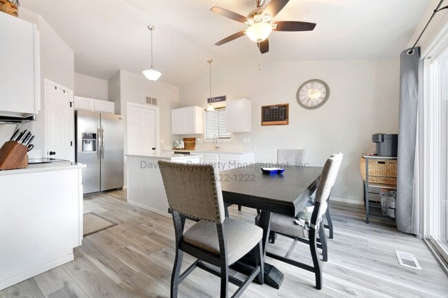 Photo - Stunning 3 Bedroom House in Fountain