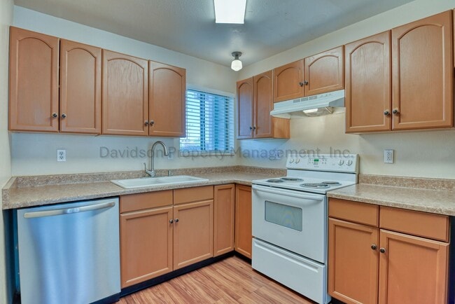 Photo - Cute 2-Bedroom Townhouse In Southwest Colorado Springs