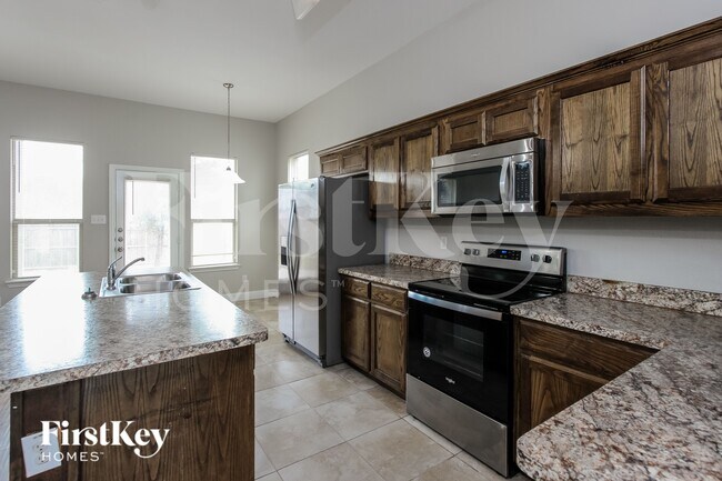 Photo - 1215 Jewel Ln