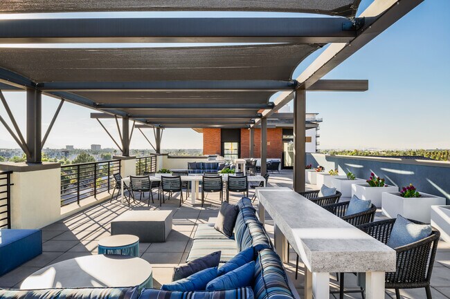 Rooftop | Hightop, Dining and Lounge Seating