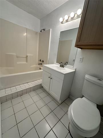 Photo - 1111 N Main St