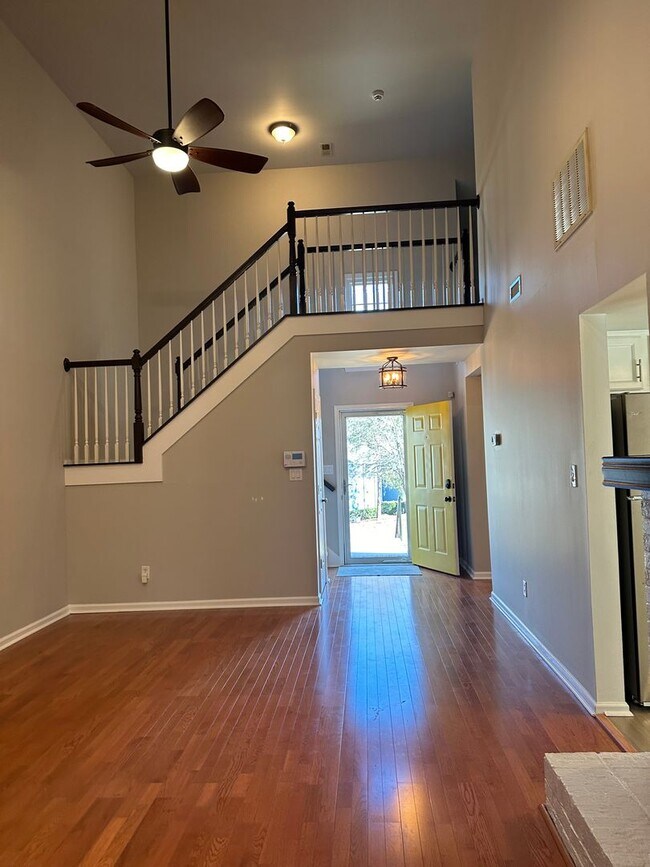 South Charlotte 2bedroom w/ LOFT ready now! House Rental in