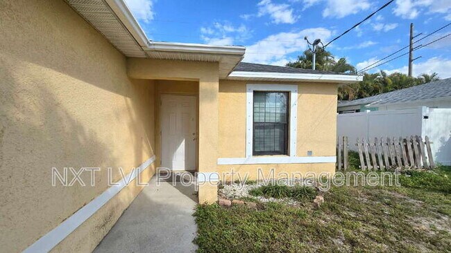 Photo - 301 NE 24th Ave