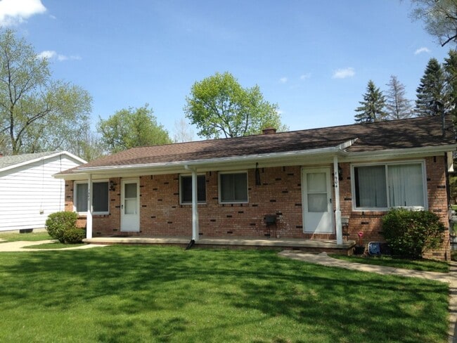 Building Photo - 1904 Burton Ave Rental