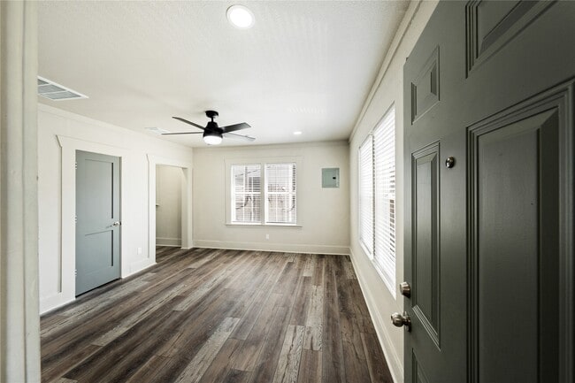Photo - 211 N Milby St Unit 4