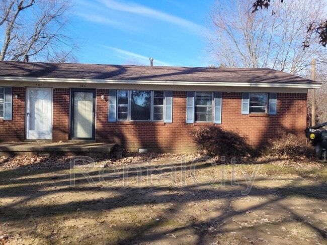 Photo - 103 Crawford Ave