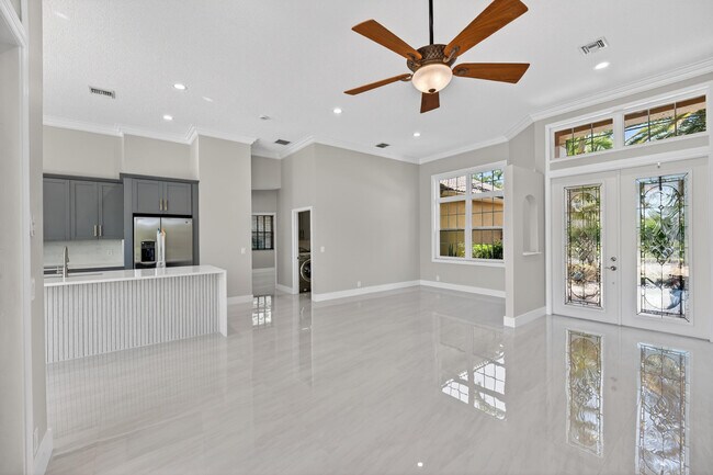 Photo - 3043 Lakewood Dr
