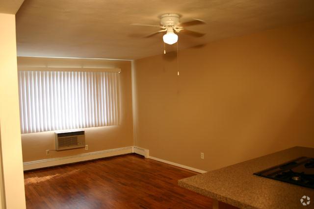 Living Room - Foxwood Apartments