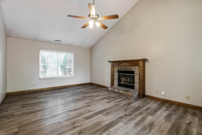 Photo - 8867 Sundrop Rd