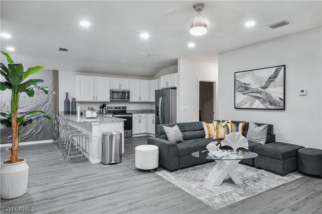 Photo - 2620 NE 5th Ave