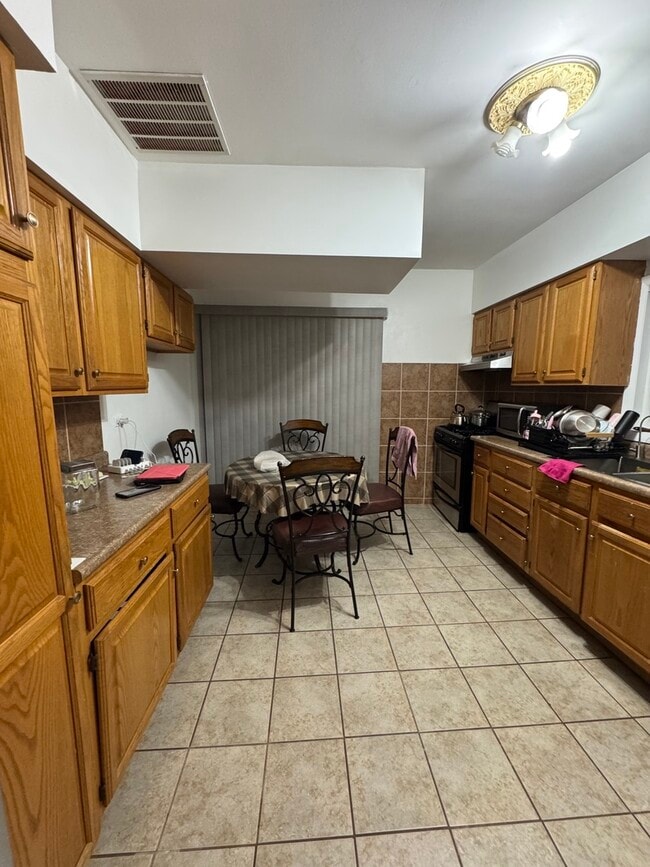 Photo - 9230 Harding Ave