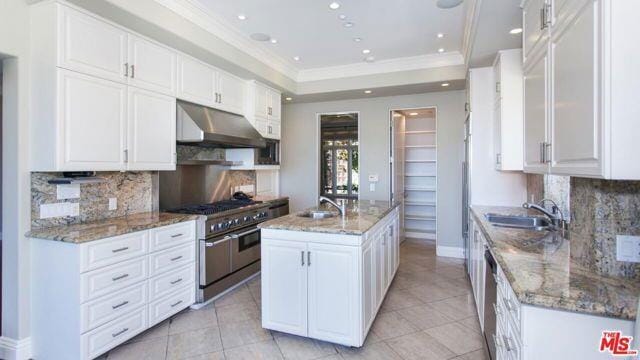 Photo - 1693 Marmont Ave