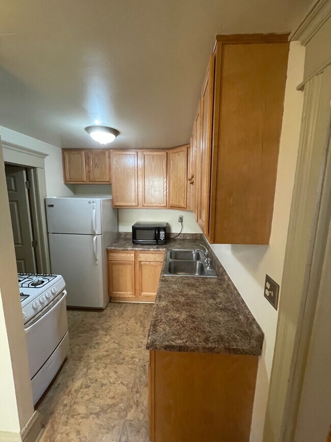 kitchen - 83 W 2nd Ave Unit 101