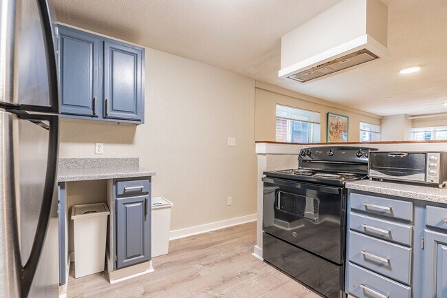 Photo - 916 Martin Luther King Jr Way S Unit 1