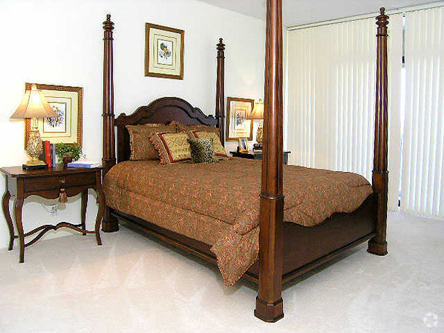 Bedroom - The Parklane