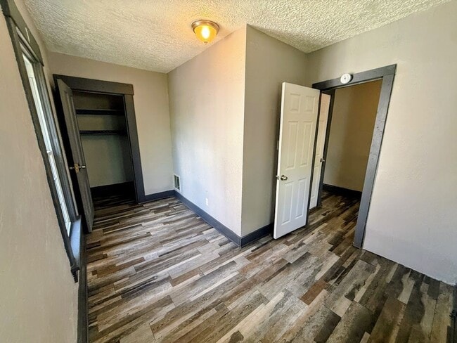 Photo - 560 Schiller Ave Unit Upstairs