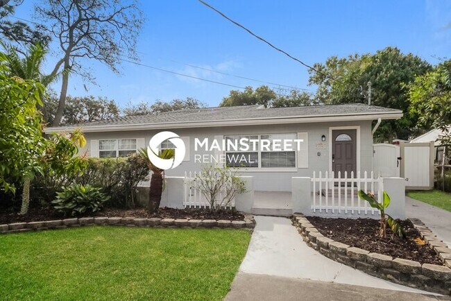 Photo - 3 Bedroom Pet-Friendly Home in Fern Park, FL with Main Street Renewal