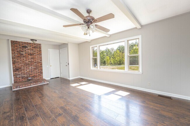 Photo - Move in Ready!!3 Bedroom 2 Bath Home in Le...