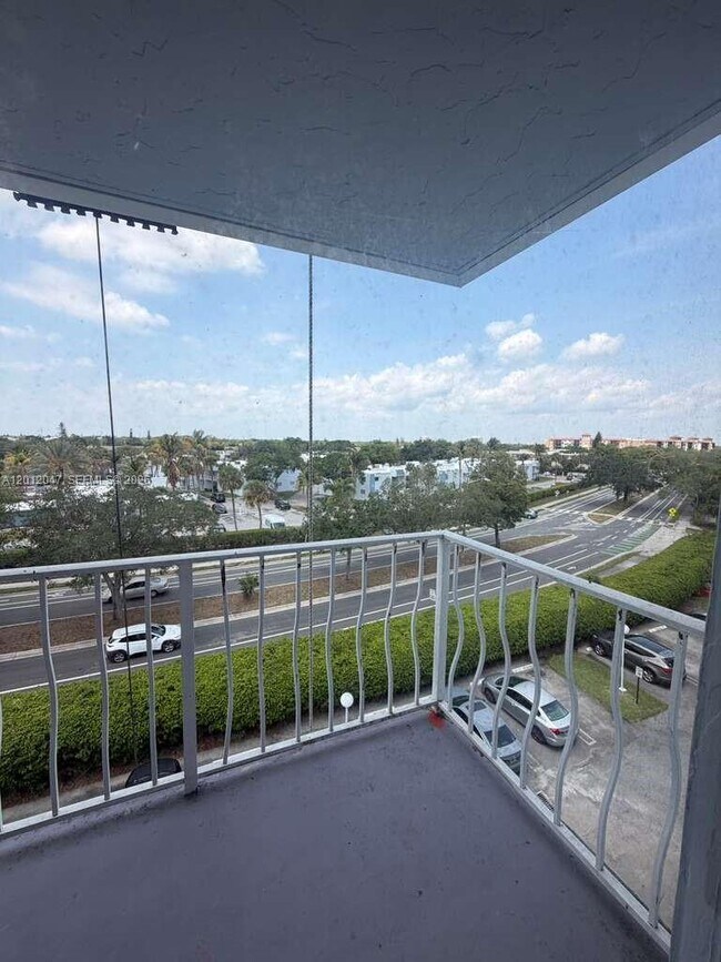 Photo - 500 Executive Center Dr Unit 5C