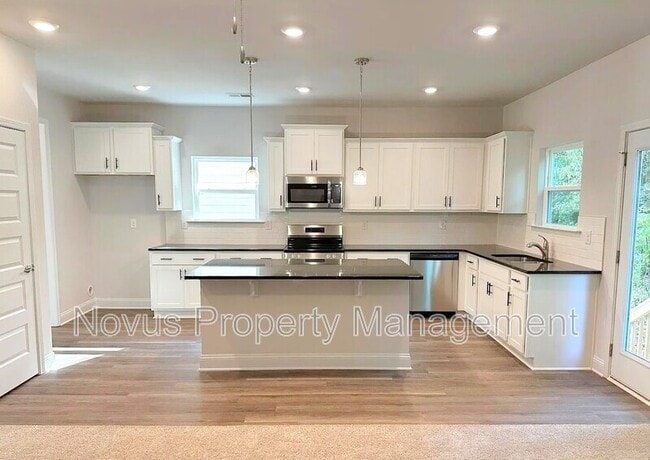 Photo - 200 Laney Dr