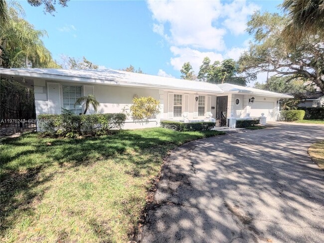 Photo - 5920 Maynada St