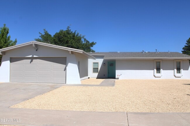 Building Photo - 3133 Fierro Dr