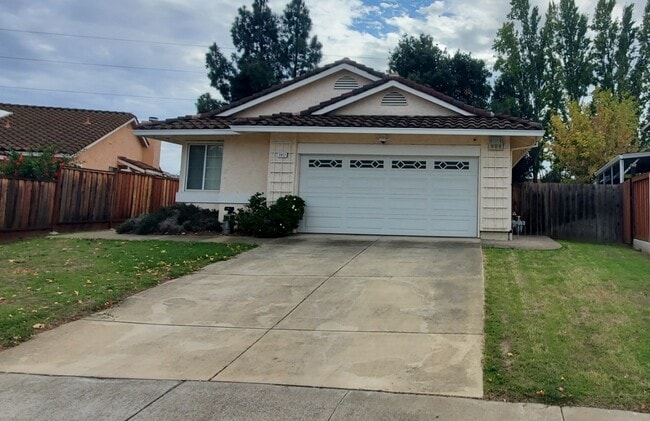 Building Photo - 2912 Honeynut St