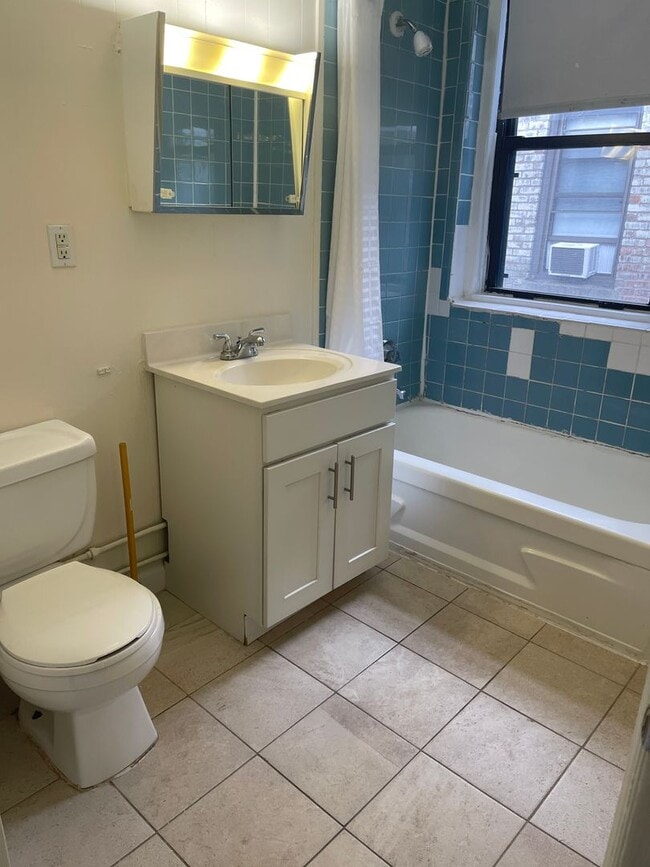 Photo - Available now or Dec, Jan MASSIVE TOP FLOO...