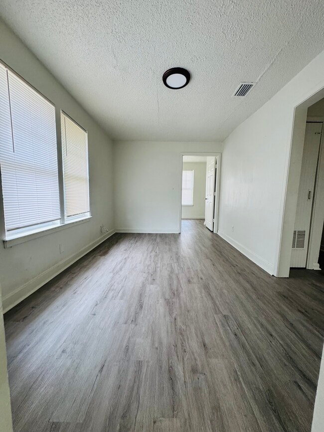 Living room - 7635 Pickett St