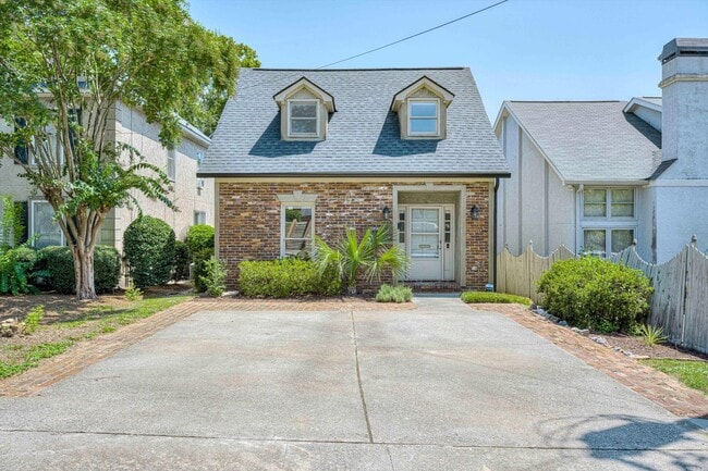 1054 Hickman Rd