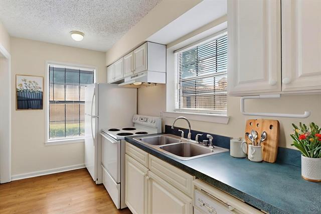 Photo - 5320 Columbia Ave