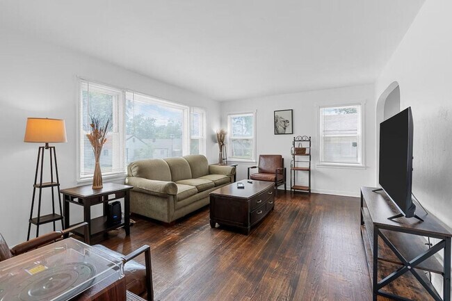 Photo - 6563 Julian Ave Unidad SI ID1472879P