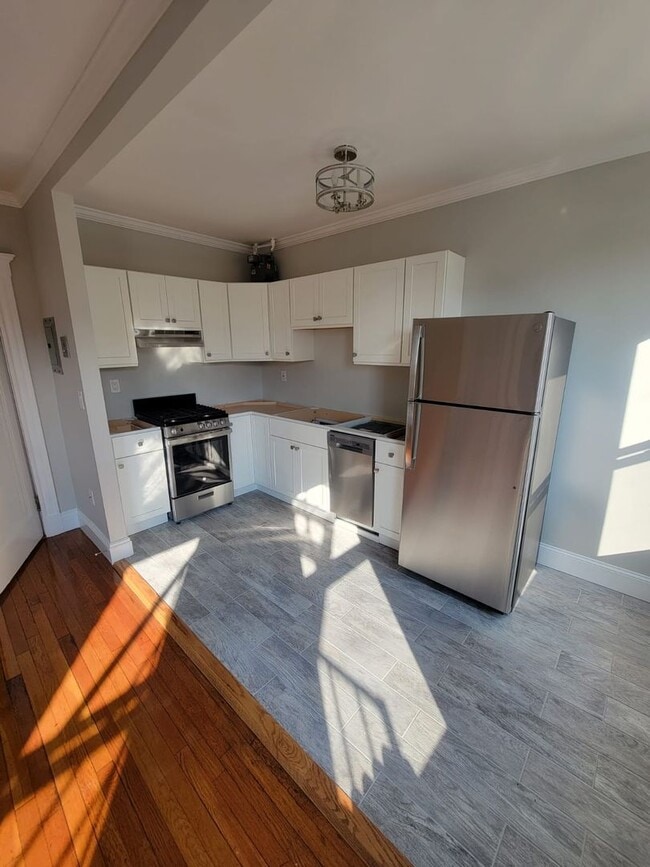 Photo - VERU NICE 1 bed in Allston...