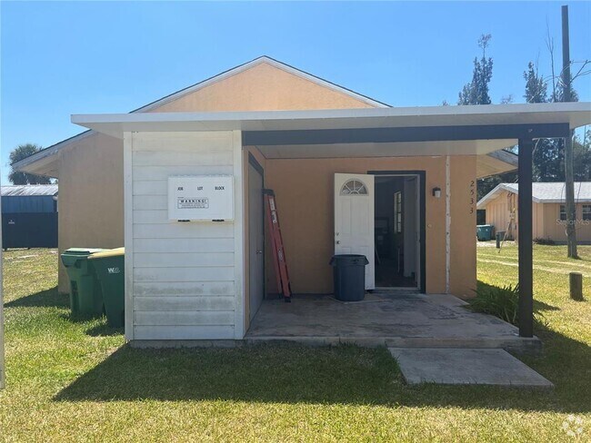 Building Photo - 2533 Myrtle Ave Rental