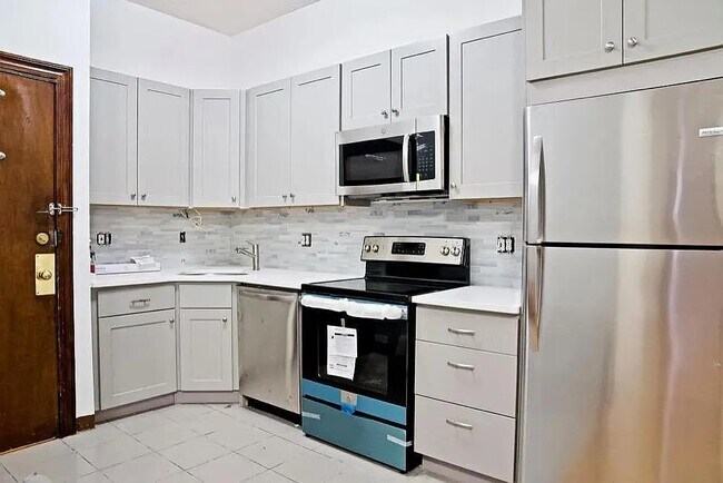12 Columbus Sq Unit 1