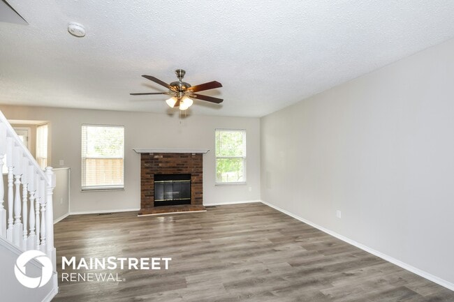 Photo - 140 Lamplighter Way