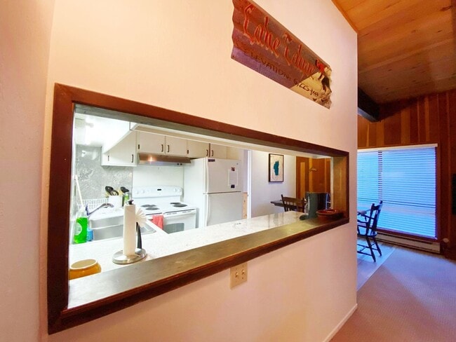 Photo - 3 Bedroom Condo w a Summer Pool - Blocks from Incline Beach!! Unit 6