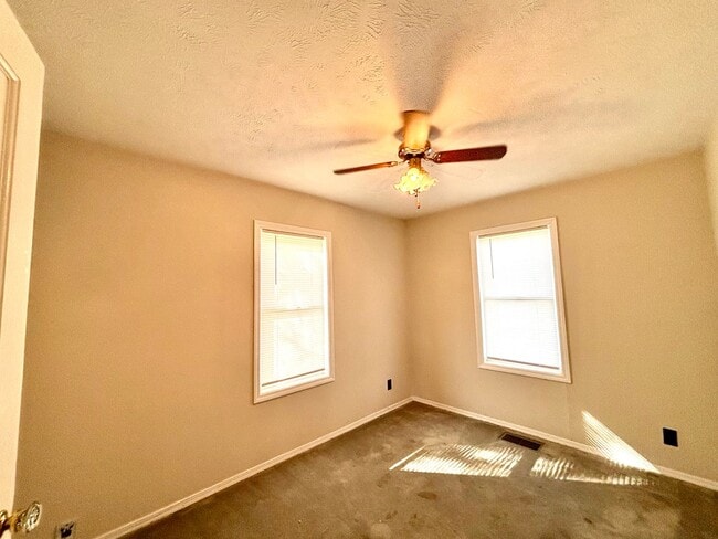 Photo - 2 Bedroom, 1 Bath Home - North Side Locati...