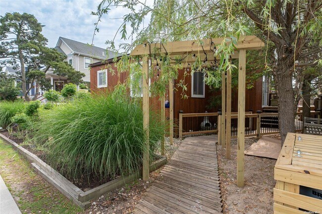 337 Dehnhoff Walk