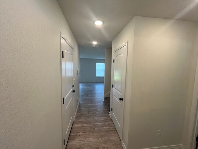 Photo - Brand New Home for Rent in Spingfield!